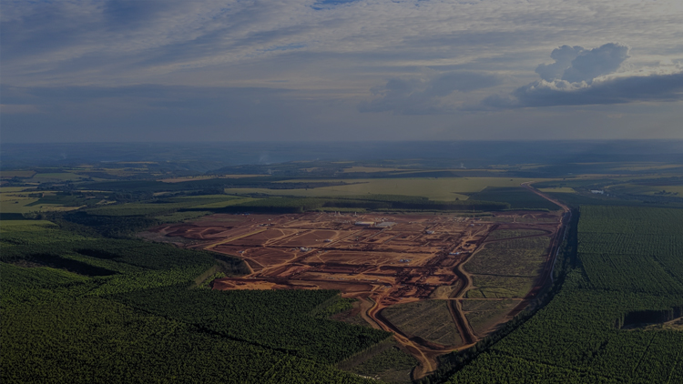 Vista aérea do canteiro de obras da fábrica da LD Celulose.